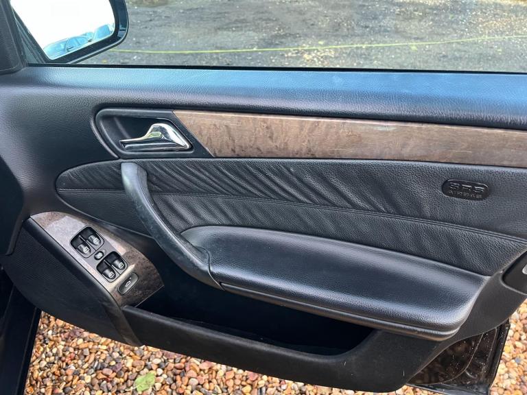 2006 Mercedes-Benz C Class 2.5 C230 Avantgarde SE 7G-Tronic 4dr SALOON Petrol Automatic