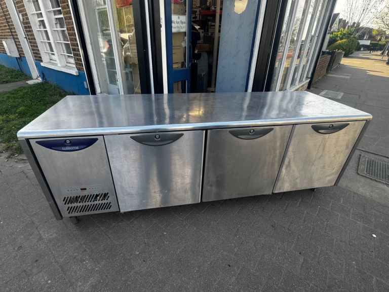 Commercial undercounter Williams fridge cafe shop restaurant takeaway Williams 