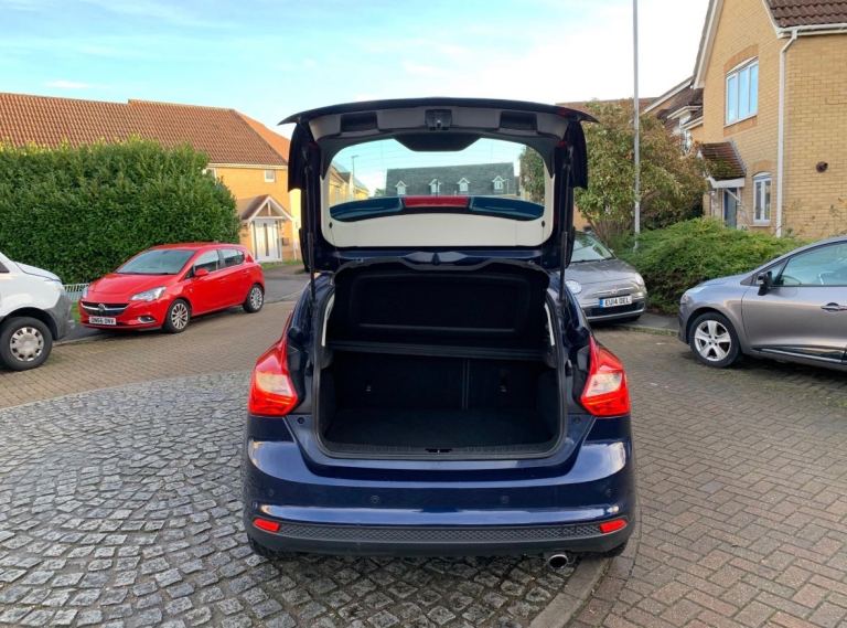 Ford, FOCUS, Hatchback, 2012, Semi-Auto, 1596 (cc), 5 doors