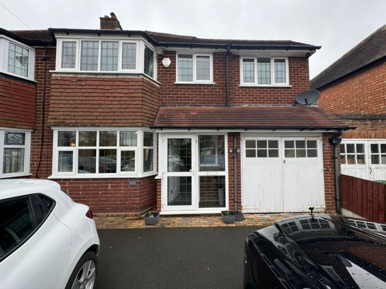 4 Bedroom Property For Rent In Solihull, B92 