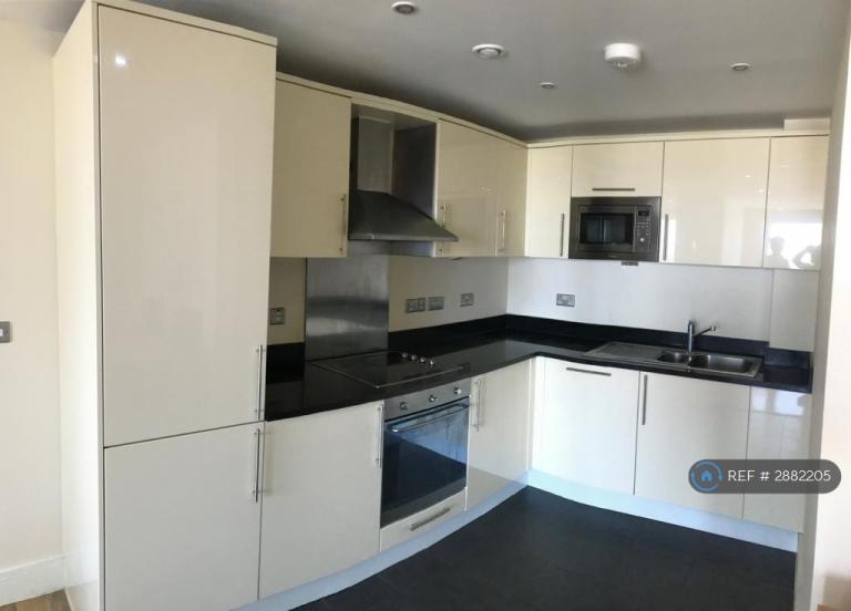 2 bedroom flat in Raphael House, Ilford, IG1 (2 bed) (#2882205)