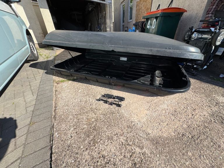 Huge 900L (2370 x 1230 x 460) ultraplast roof box and generic roof bars