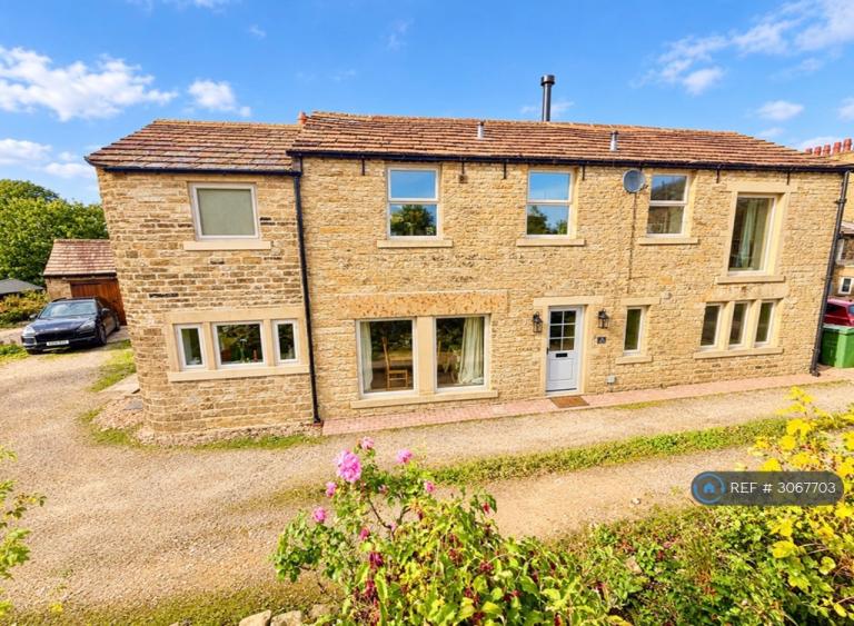 5 bedroom house in The Village, Huddersfield, HD4 (5 bed) (#3067703)