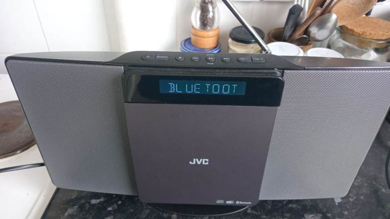 JVC RD-D325B Wireless Flat Panel DAB Hi-Fi System – Good Condition
