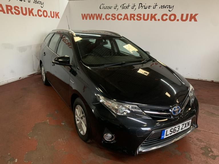TOYOTA AURIS 1.8 VVT-h Icon 2013