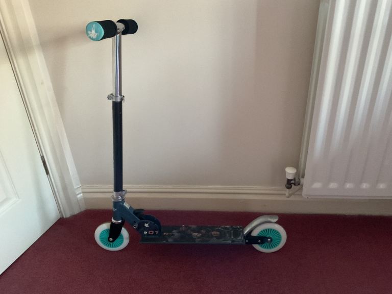 Disney Pixar lightyear foldable scooter excellent condition can deliver if local 