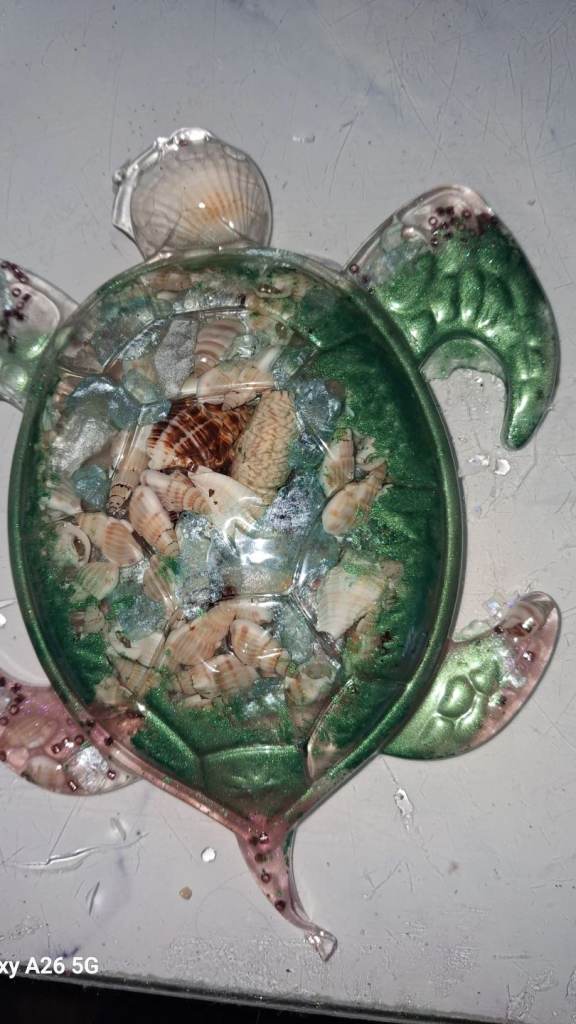 Resin turtle