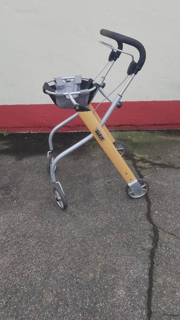 🛑 FREE DELIVERY 'TRUST' LIGHTWEIGHT FOLDING FRAME ASSISTANCE WALKING AID