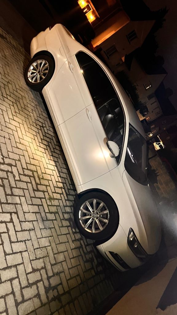 Volkswagen, PASSAT, Saloon, 2016, Semi-Auto, 1968 (cc), 4 doors