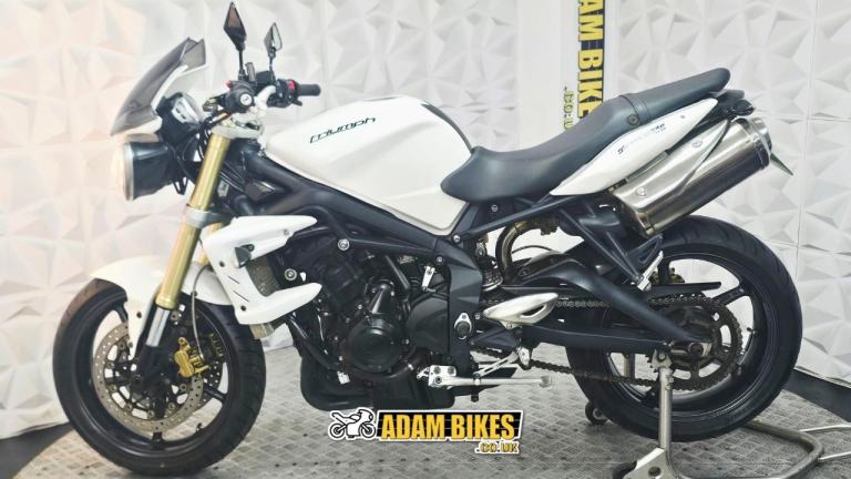 2011 Triumph Street Triple 675 | [Website URL removed] 