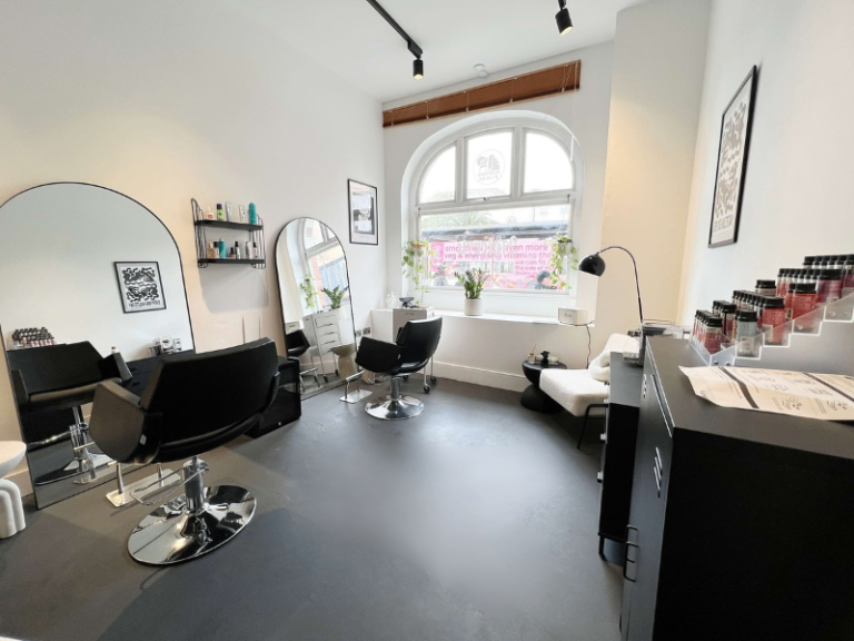 New Ad Hoc Treatment Rooms | Beauty Room to Rent in Leytonstone E10