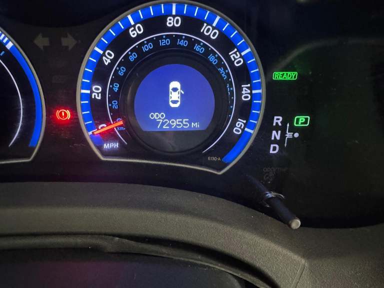 TOYOTA AURIS 1.8 VVT-h T4 2012