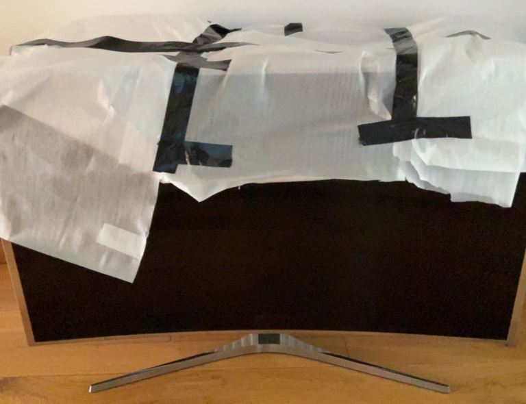 Samsung Curved Smart TV UEF65J9000T - Excellent Condition