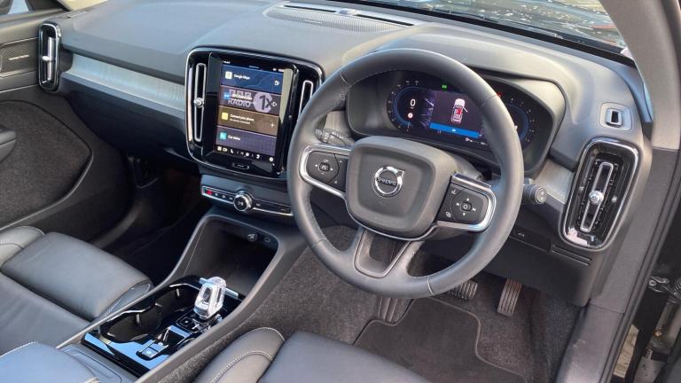 2024 Volvo XC40 2.0 B3 MHEV Ultra Bright SUV 5dr Petrol Hybrid DCT Auto Euro 6 (s/s) (163 p ESTAT...