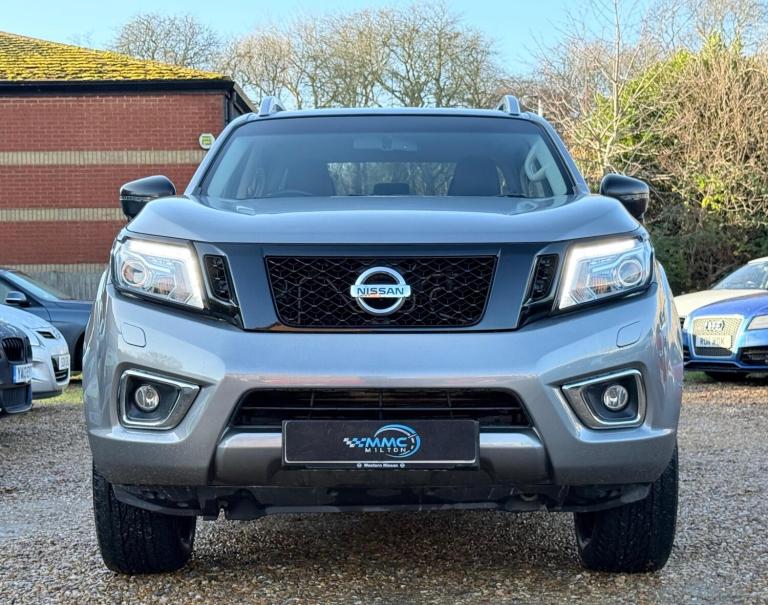 2016 Nissan Navara 2.3 dCi Tekna Auto 4WD Euro 5 4dr PICK UP Diesel Automatic