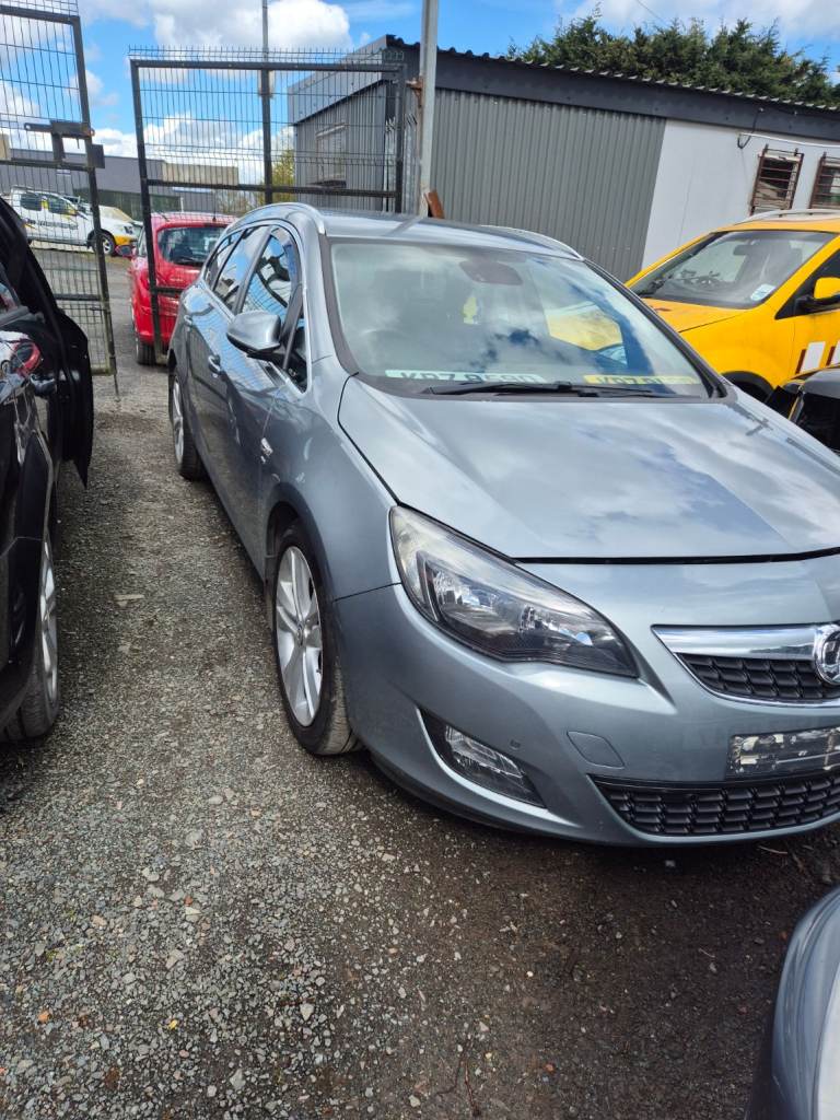 2011 VAUXHALL ASTRA ESTATE 2.0 DIESEL CDTI BREAKING FOR PARTS