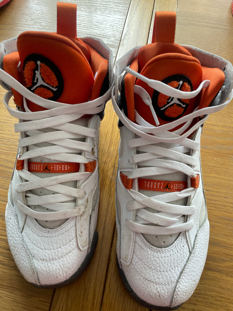 6.5 boys Jordan trainers like new
