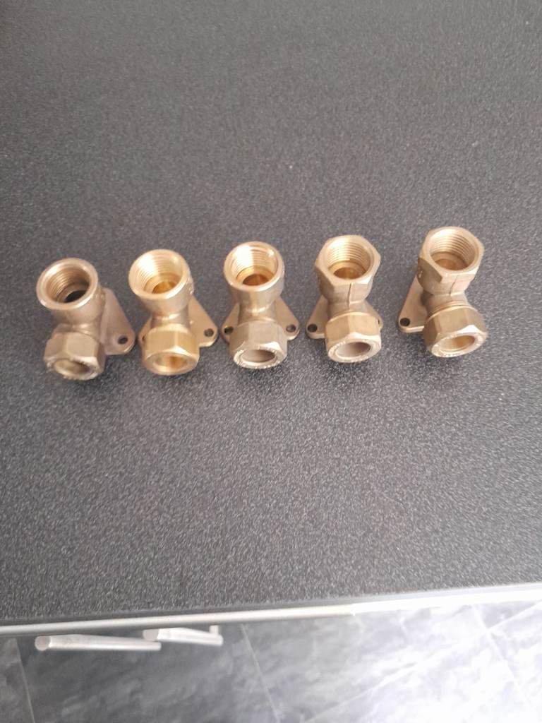 5 x 15mm x 1/2 inch KUTERLITE Compression Wallplate Elbows