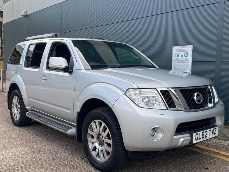 2013 Nissan Pathfinder 2.5 dCi Tekna Auto 4WD Euro 5 5dr ESTATE Diesel Automatic