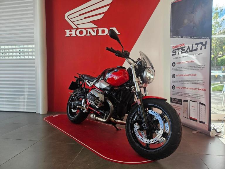 2022 BMW R NINE T PURE RED/BLACK OPTION719 AKRAPOVIC PANNIERS SUPERB CONDITION