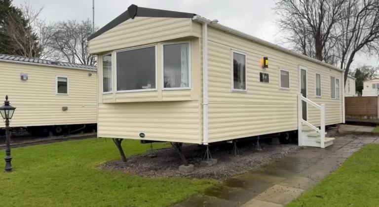 PRIVATE SALE LYONS ROBIN HOOD HOLIDAY PARK NORTH WALES