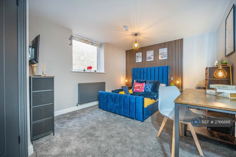 1 bedroom in Deacon Street, Swindon, SN1 (#2766886)