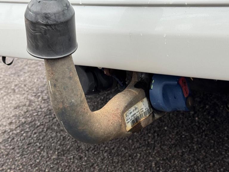 2016 Volkswagen Caravelle 2.0 TDI BlueMotion Tech 204 Executive 5dr DSG MPV DIESEL Automatic