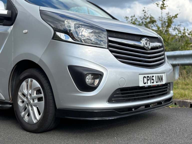 VAUXHALL VIVARO 1.6 CDTi 2700 BiTurbo ecoFLEX Sportive 2015