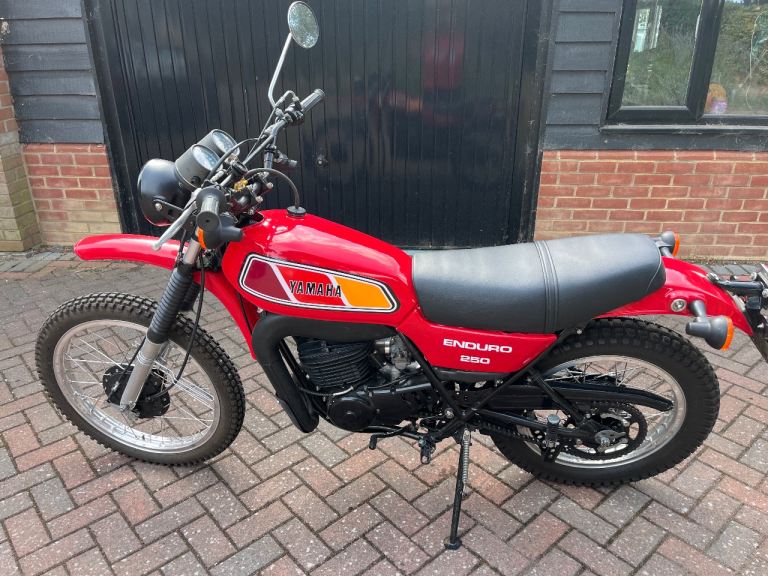 Yamaha DT 250 MX 1977, 246 (cc)