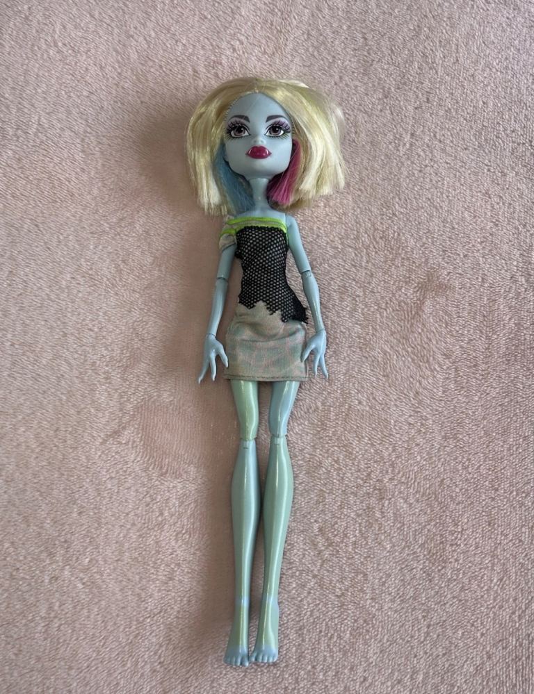 Mattel Monster High Skultimate Roller Maze Abbey Bominable Doll