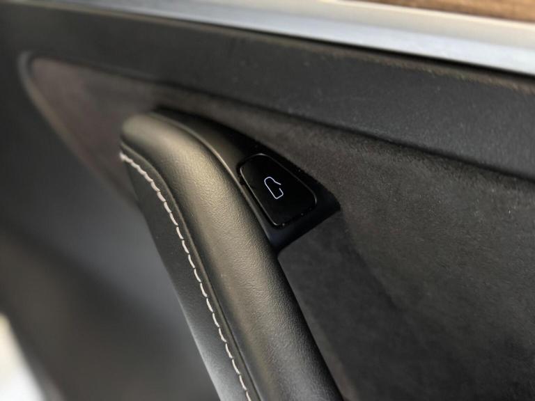 TESLA MODEL 3 (Dual Motor) Long Range Auto 4WDE 4dr 2021