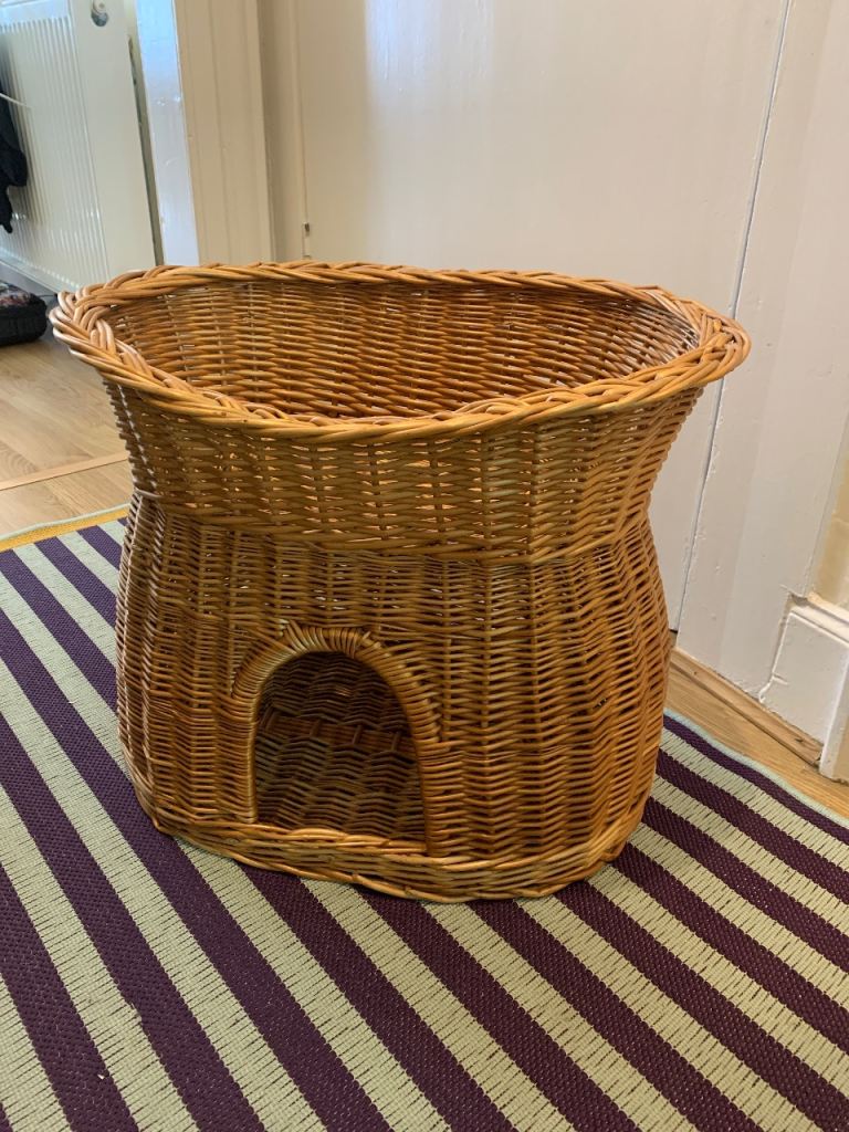 Wicker cat bed/house