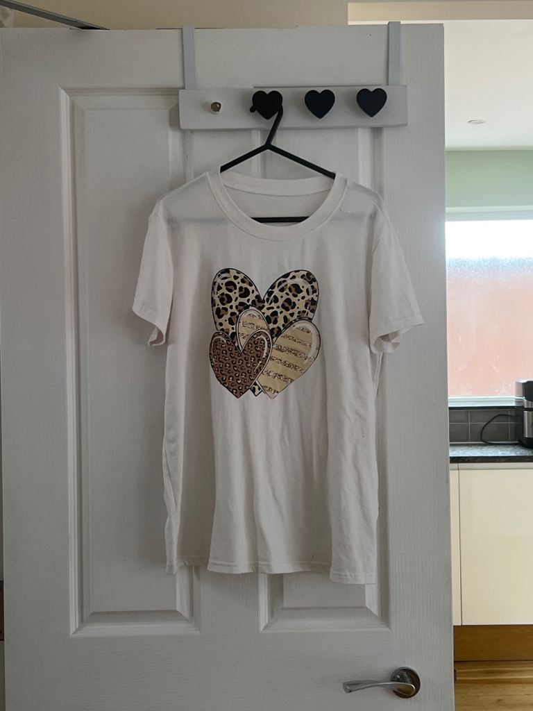 White Cotton T-Shirt with Leopard Print Hearts – Almost NEW Condition