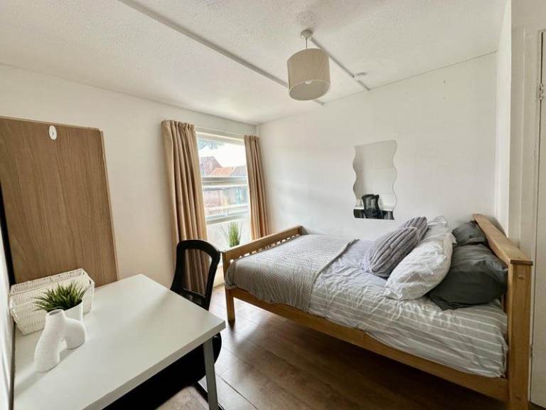 🏠 Double Room | 2 Bathrooms | Bills Included | 1 Room Available