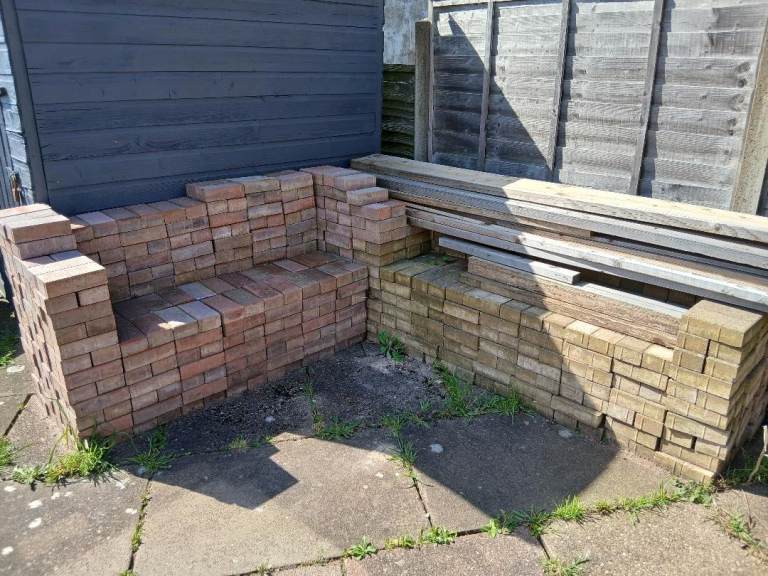 Block Paving Bricks -  job lot (Approx 800-900) £200 Red & Sandstone