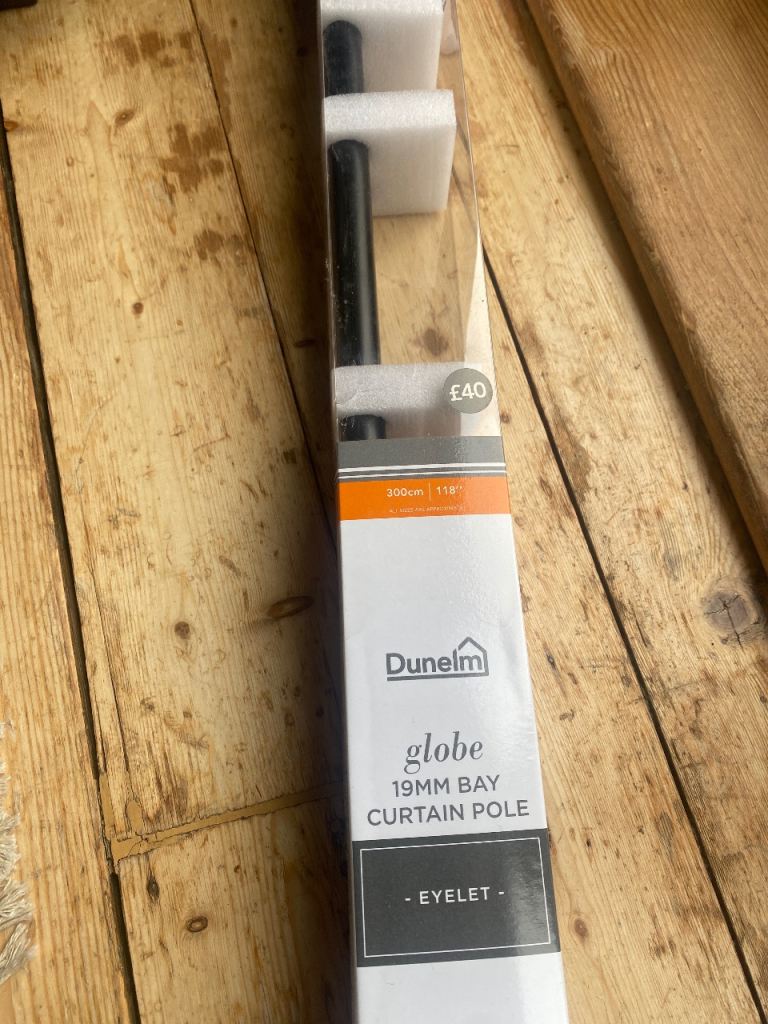 Bay window curtain pole - new