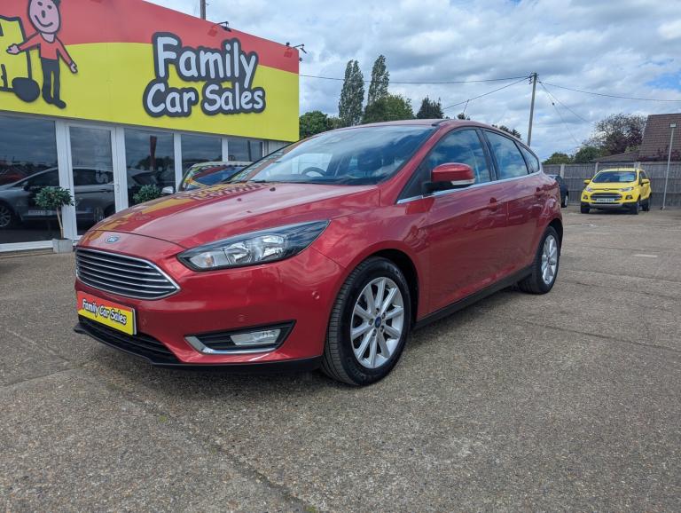 FORD FOCUS 1.5 TITANIUM 1 OWNER FULL DEALER SERVICE HISTORY NEW CAMBELT KIT