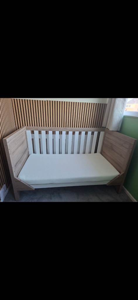 Tutti Bambini Modena White and Oak Nursery Set 