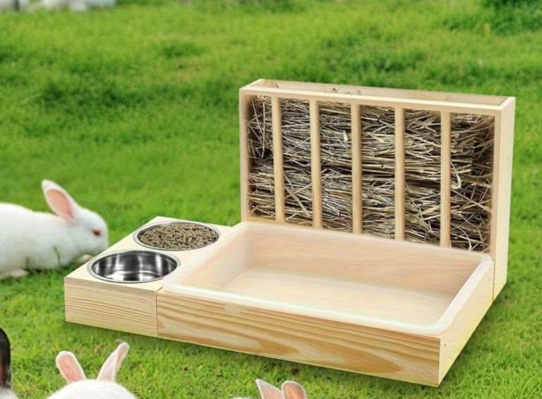 Rabbit/guinea pig feeding station