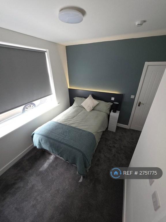 6 bedroom house in Kilwick St, Hartlepool, TS24 (6 bed) (#2751775)
