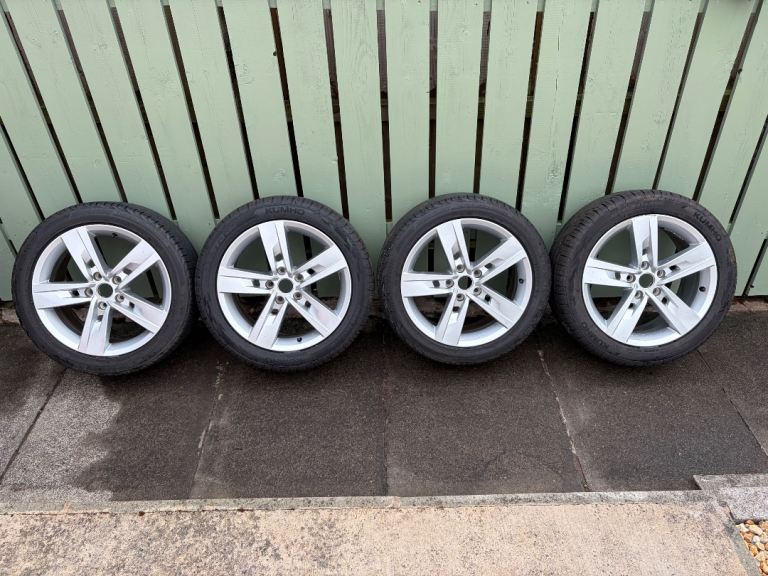 Seat Leon FR Alloy Wheels and Tyres