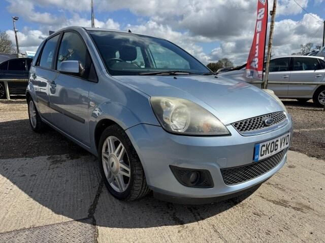 2006 Ford Fiesta 1.6 Ghia 5dr Auto HATCHBACK Petrol Automatic