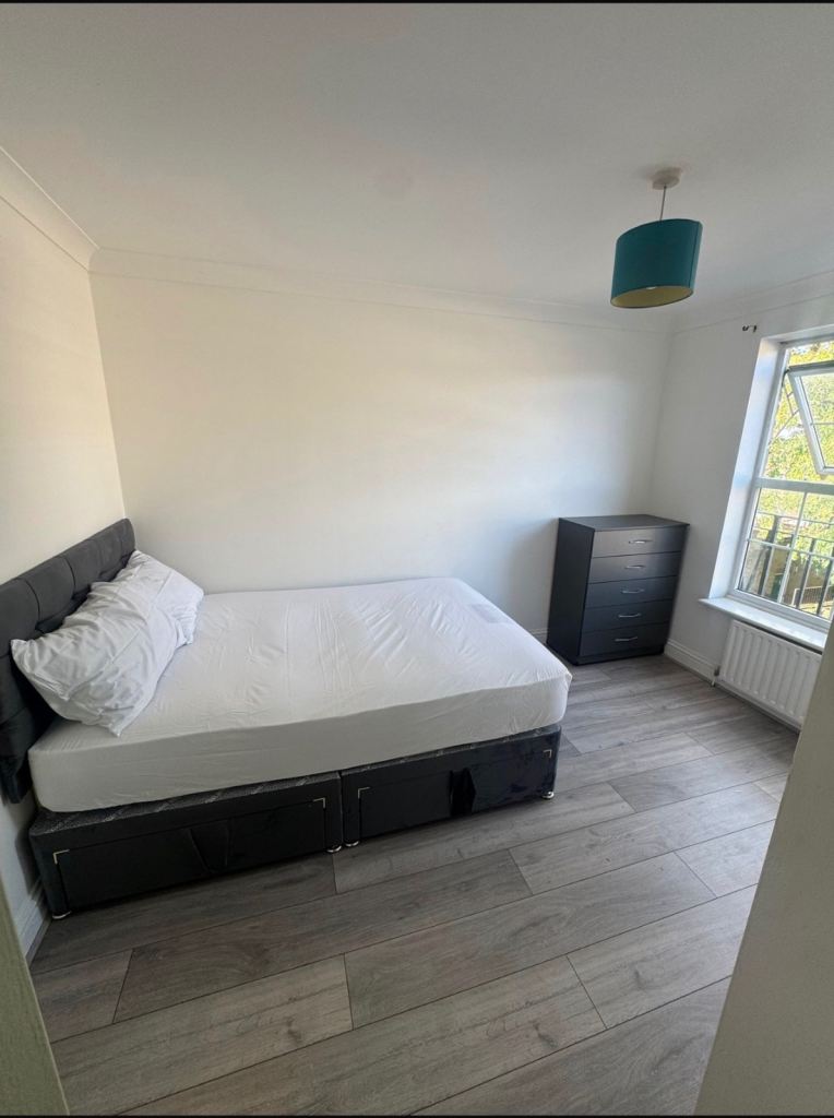 Double Room | Bills Inc | Chatham Station