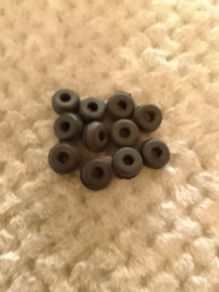 11 rubber mudguard grommets for honda 250 cc ,k1,K2 