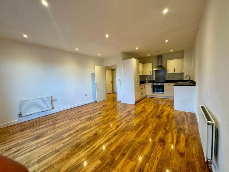 One-Bedroom Apartment – Imperial Drive, Rayners Lane, Harrow, HA2