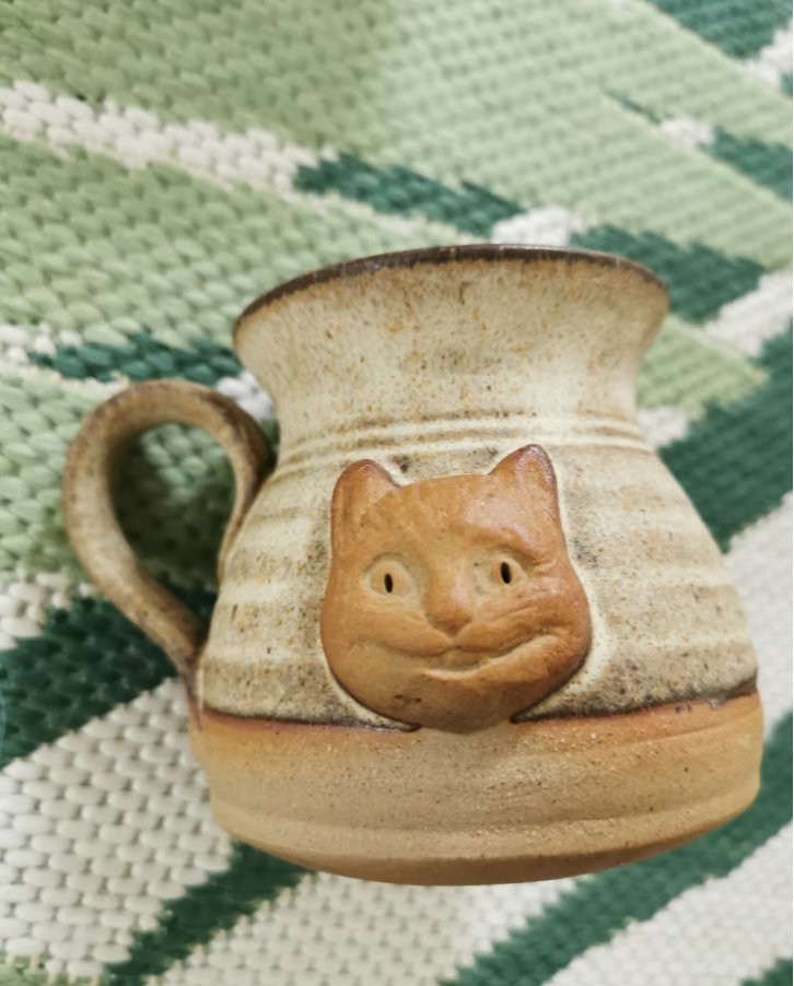 Small cute ceramic cat mug