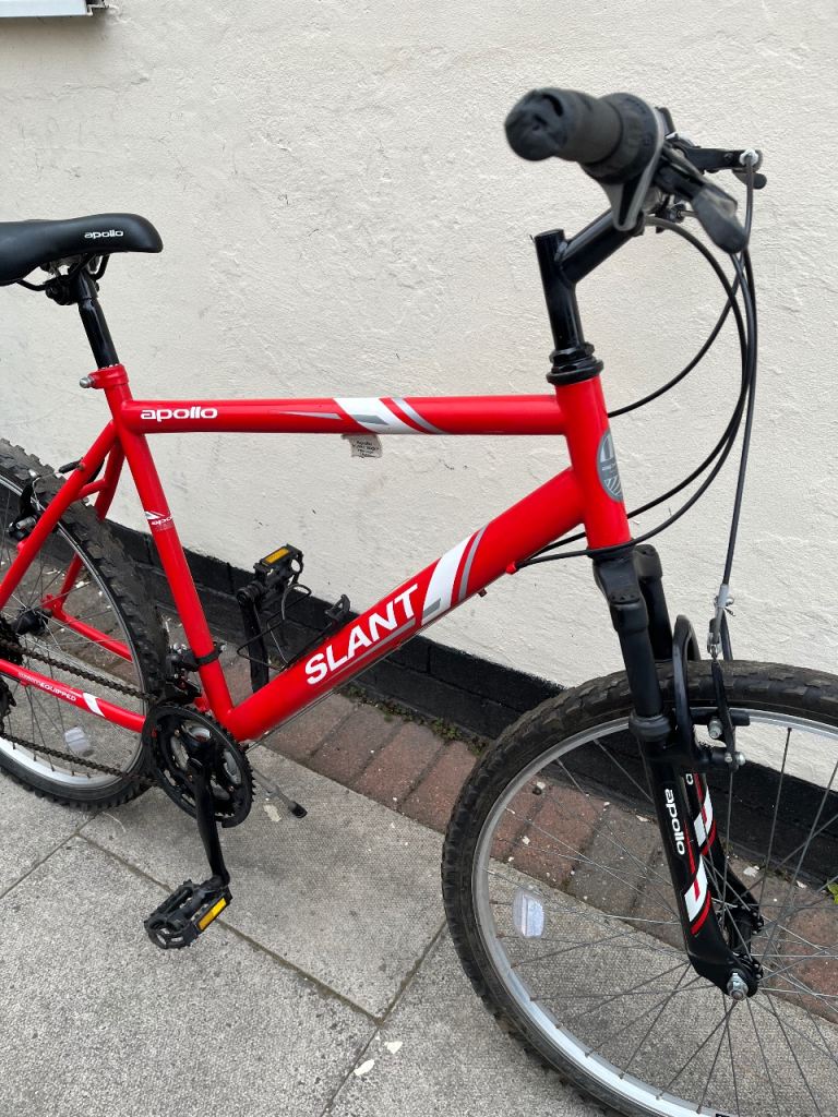    Like new Adults slant  20 inch frame Cheap mountain bike for park rides