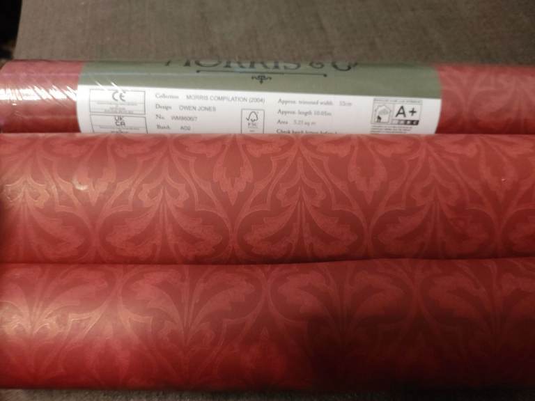 Morris & Co. Wallpaper - New Roll, Red Pattern