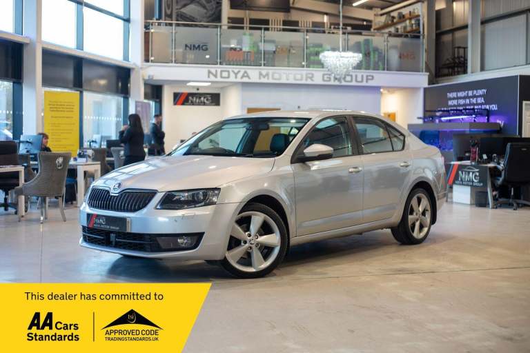 2013 Skoda Octavia 2.0 TDI CR Elegance 5dr DSG HATCHBACK DIESEL Automatic