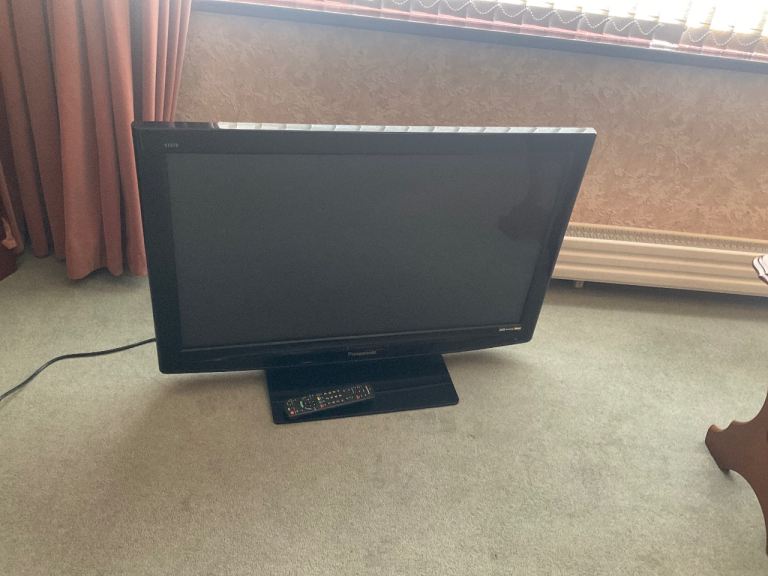 Panasonic Flat Screen TV with Remote – not working, free.